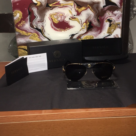 NWT Authentic Versace Gold Pilot Aviators - Picture 2 of 5